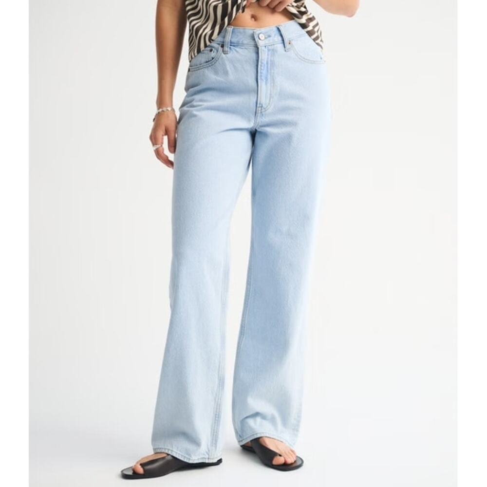 Abercrombie Women's 26 x 29 Jeans The Loose High Rise Light Wash Denim Y2K